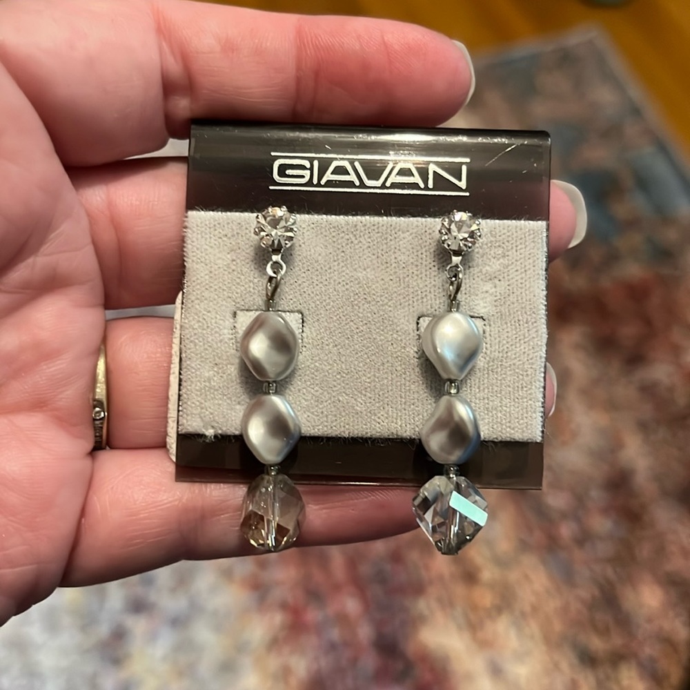 NWT Giavan Earrings